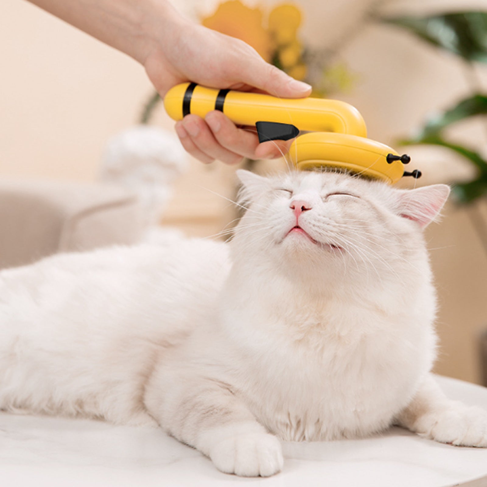 Little Bee Pet Needle Comb